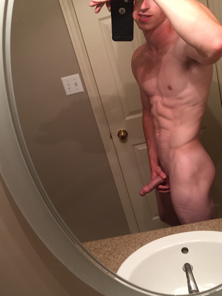 Young Canadian Gay Anth0nyNude Gets Naked.