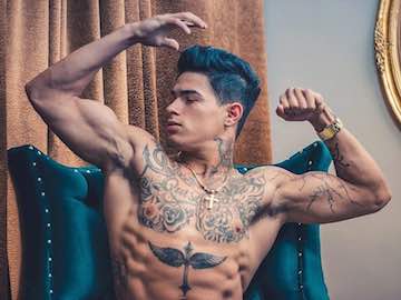Tattooed Colombian Cam Boy Croy Klein With A Huge Dick