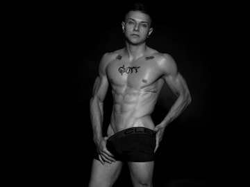 Muscled Colombian Male Model Sam Tyson From Flirt4Free